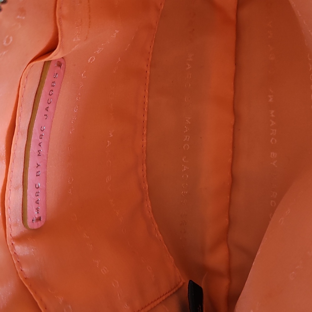 MARC BY MARC JACOBS: Pink And Lime Green Leather Crossbody Bag - Picture 12 of 15
